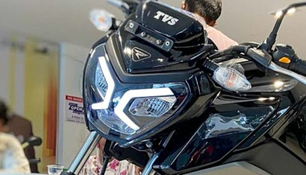 TVS Raiser 125 Features, Details In Hindi 